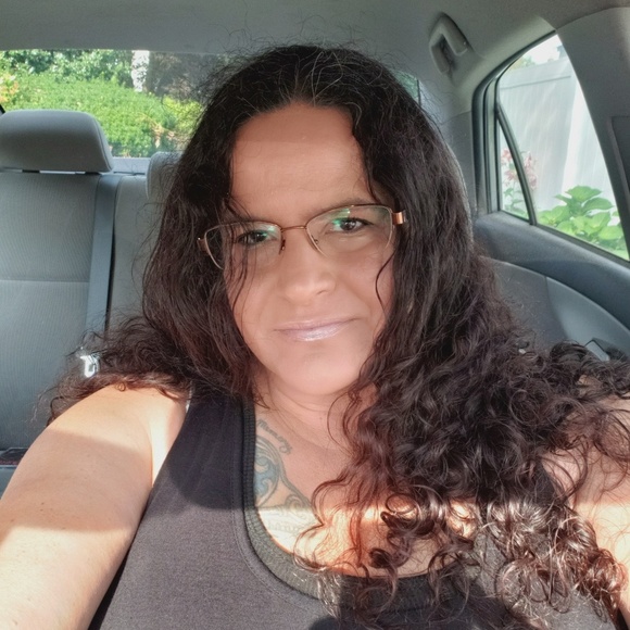 Meet your Posher, Kristen - Picture 1 of 1